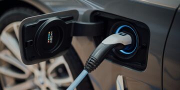 EV Tax Breaks Will Fail Without Charging and Power-Sector Reform
