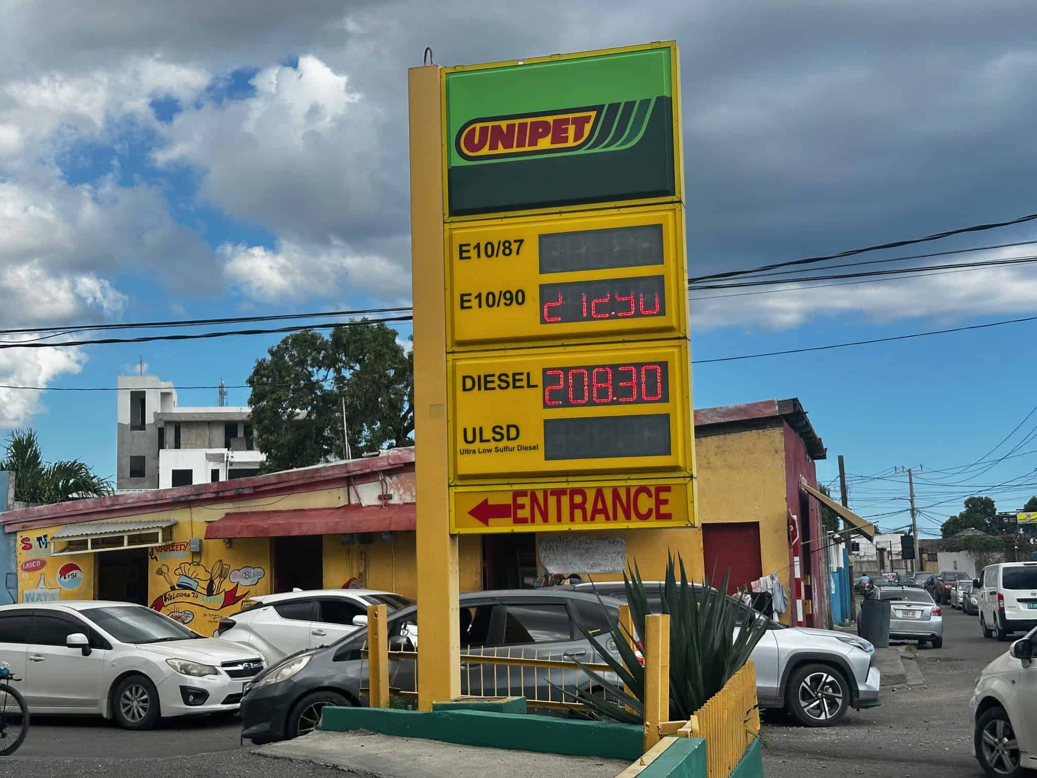 Rising Fuel Prices Push Jamaicans Toward Electric Vehicles